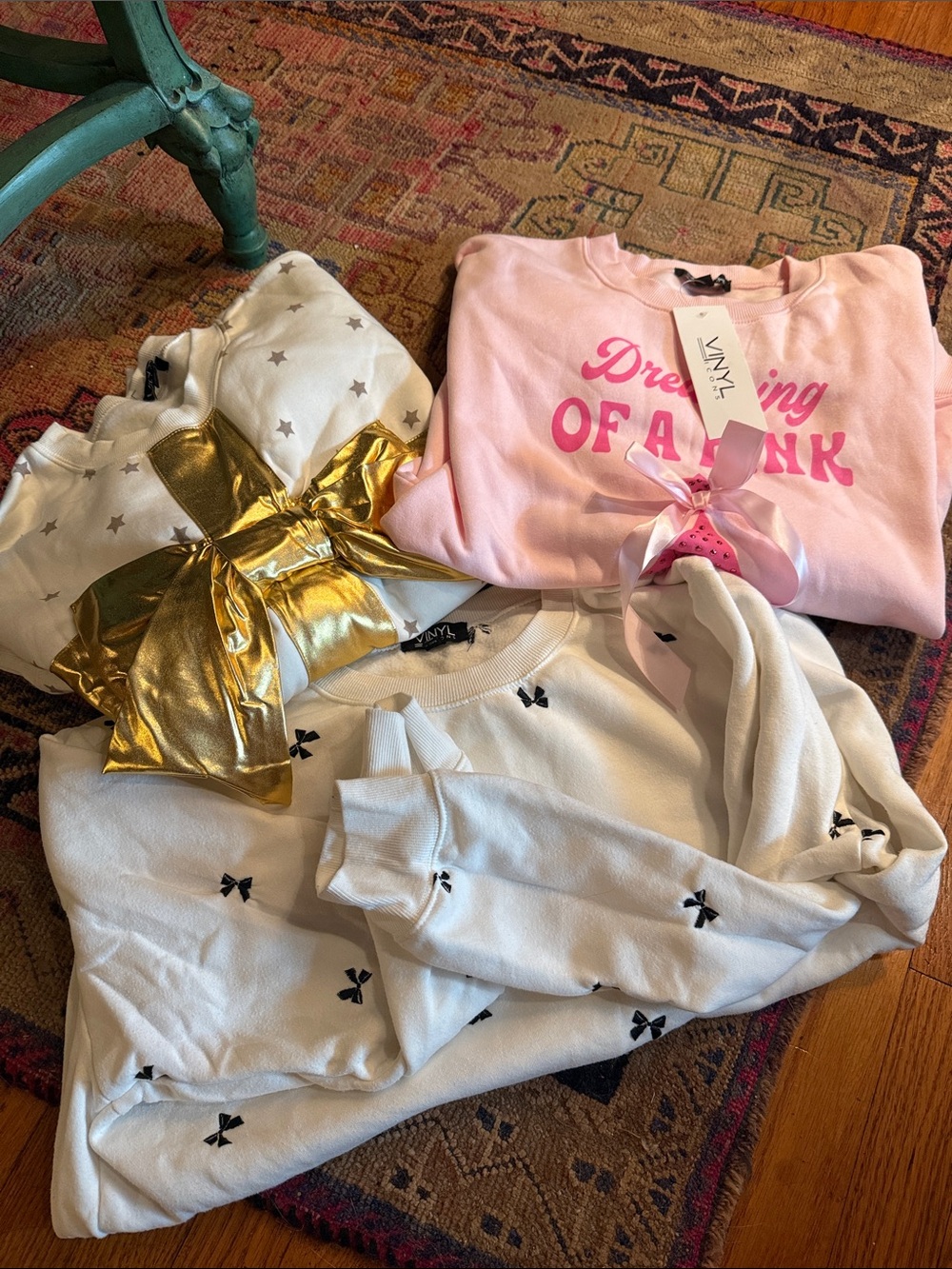 VINYL ICONS sweatshirts Pink "Dreaming of a Pink Christmas” sweatshirt lot